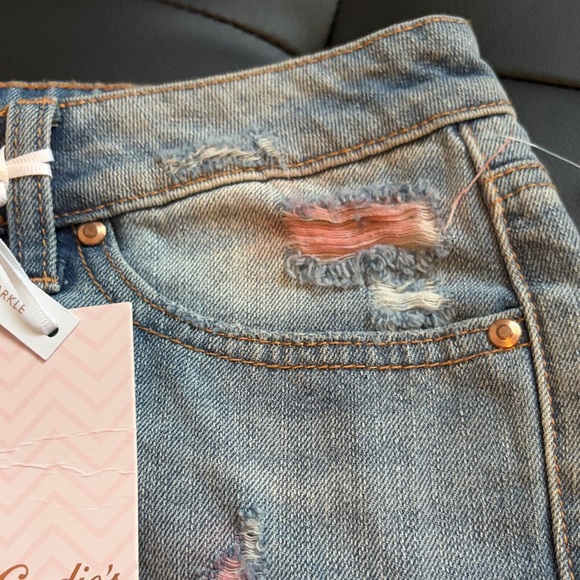NWT Candie’s Pink Distressed Jean Shorts size 11 - Picture 3 of 13
